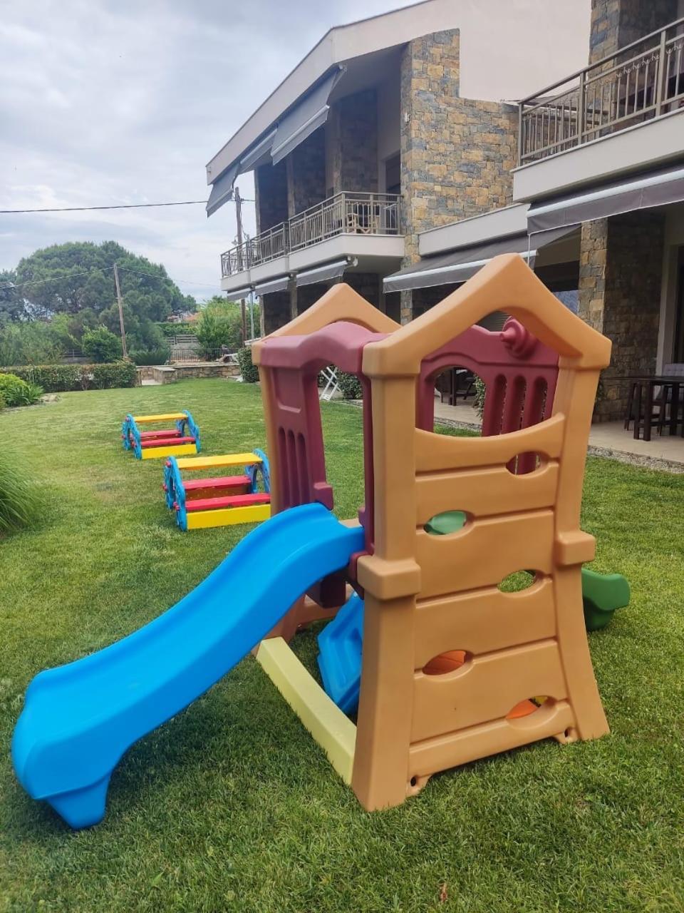 Royalty Suites Seaside Nikiti  Exterior foto
