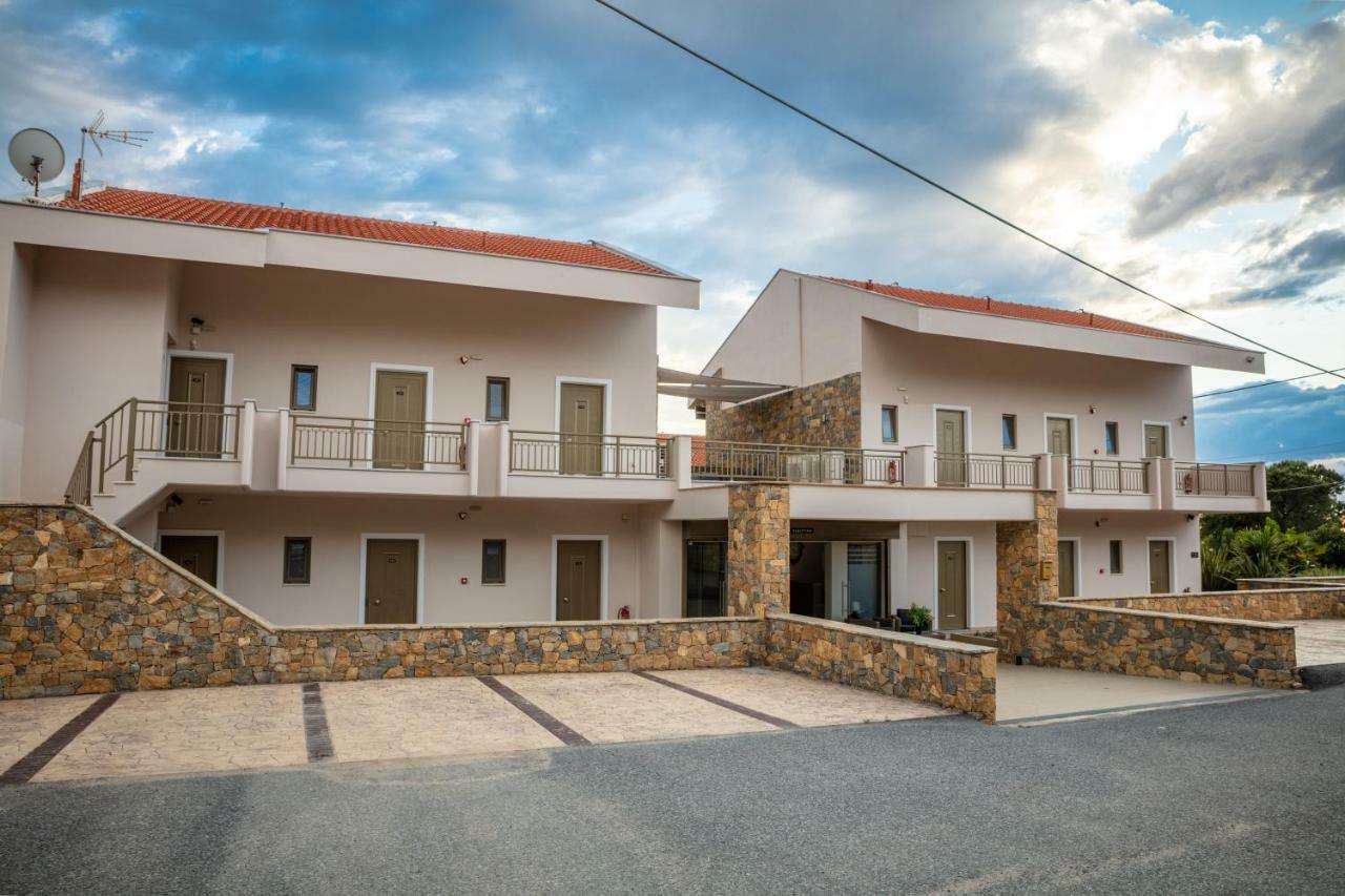 Royalty Suites Seaside Nikiti  Exterior foto