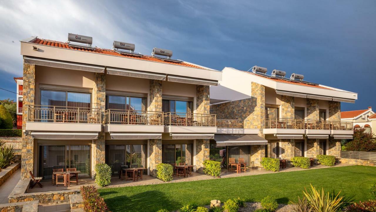 Royalty Suites Seaside Nikiti  Exterior foto