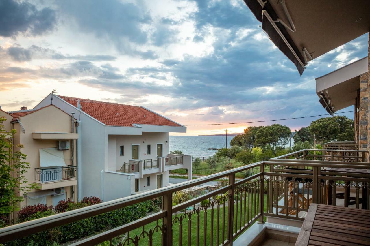 Royalty Suites Seaside Nikiti  Exterior foto