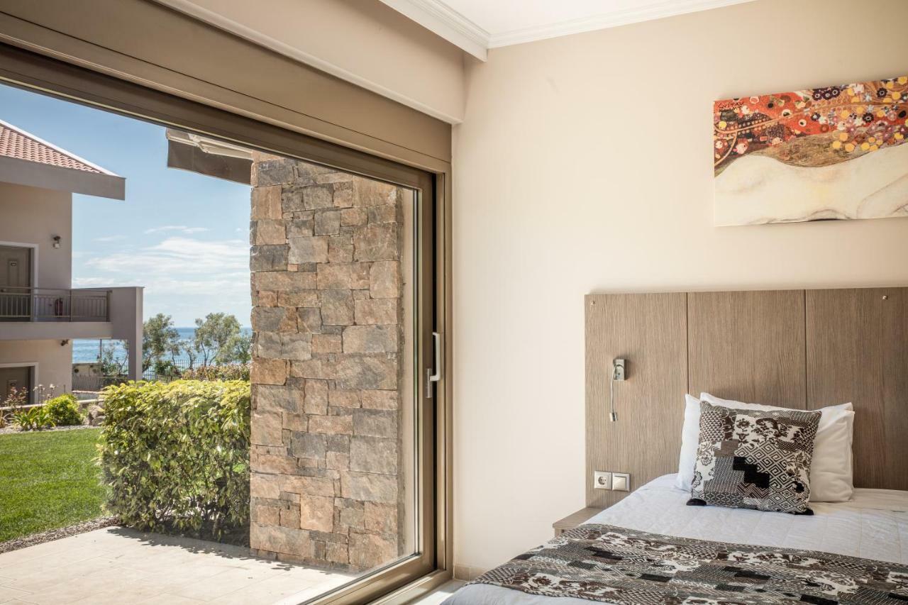 Royalty Suites Seaside Nikiti  Exterior foto