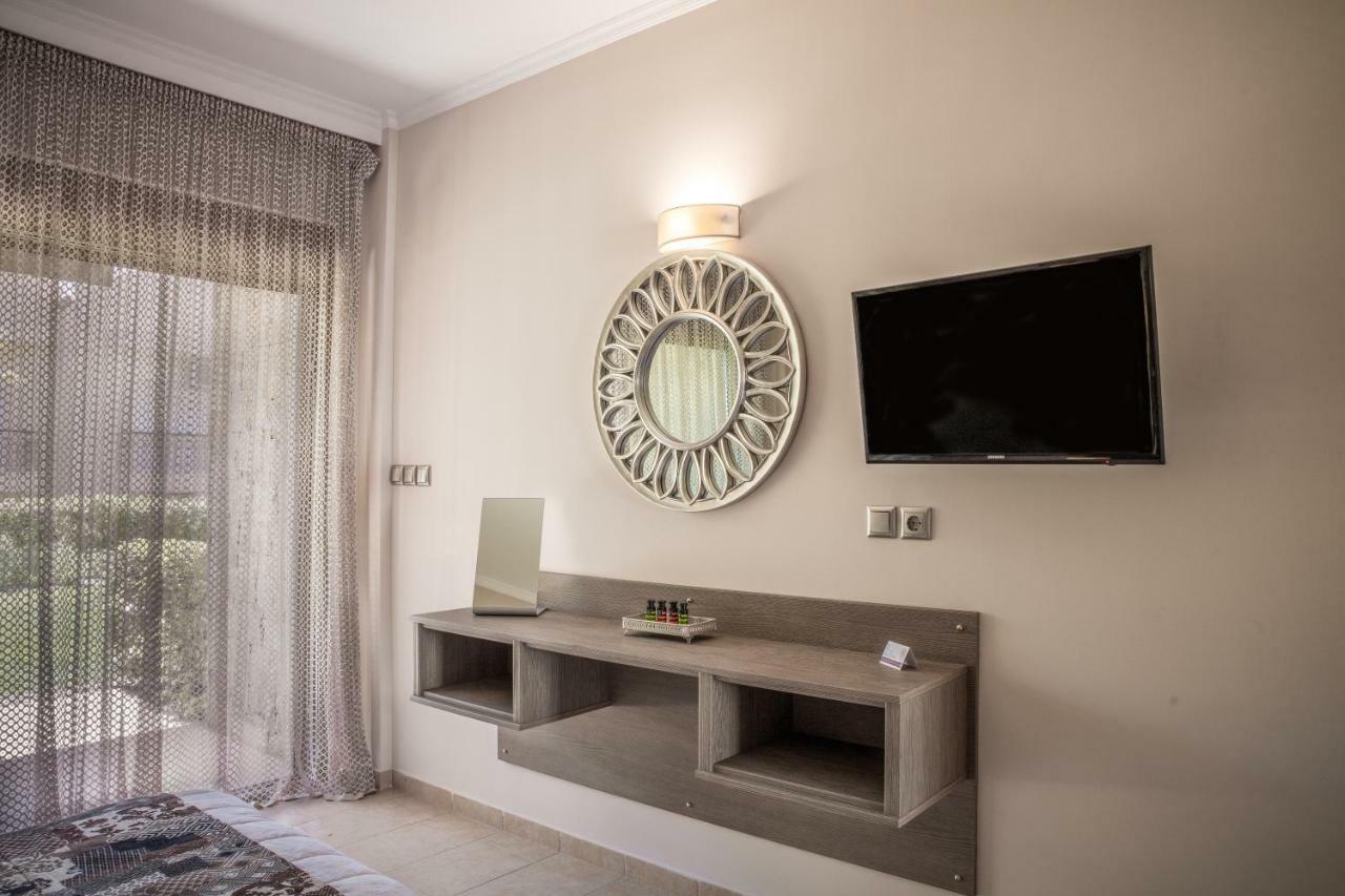 Royalty Suites Seaside Nikiti  Exterior foto